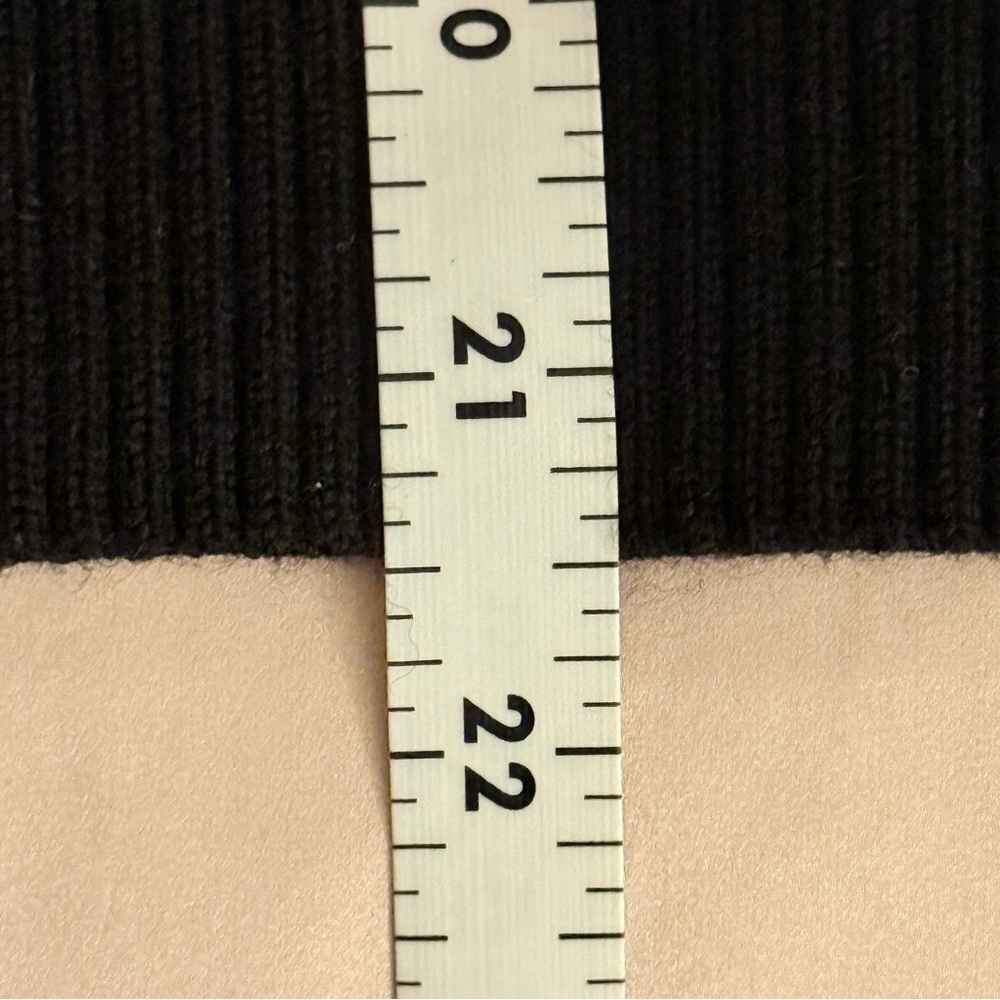 Black And White Patterned Collared Wool Cardigan - image 8